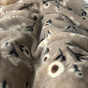 Lucky Brand Tan Floral Blanket